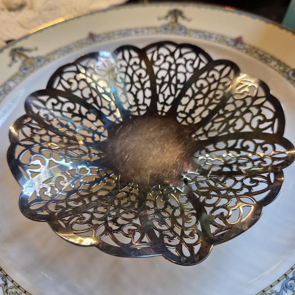 International Silver Co. silverplate lovelace footed candy bowl or trinket dish